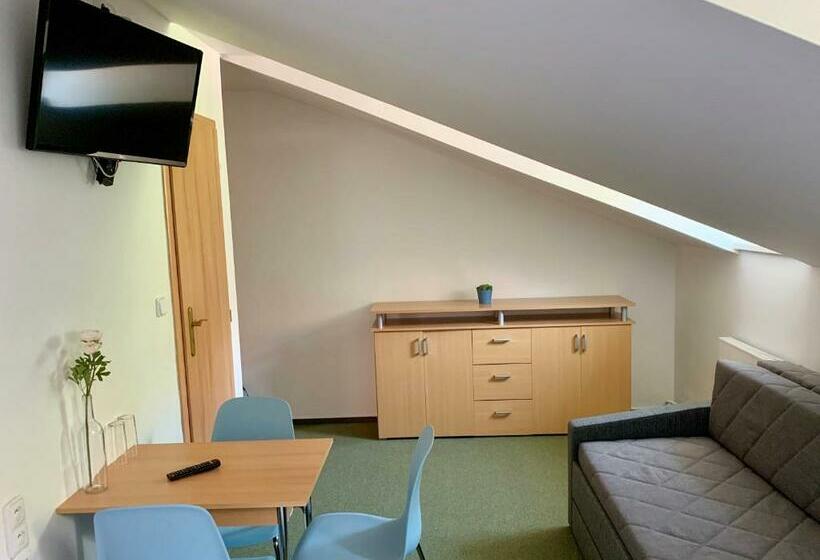 Mikulov   Inn   Hotel S Vinným Sklepem Venuše