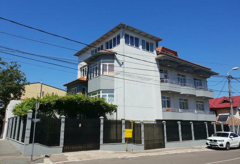 Пансион Villa George