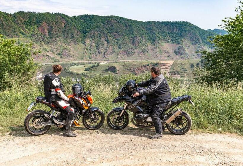 הוסטל Landgasthaus Moselhöhe