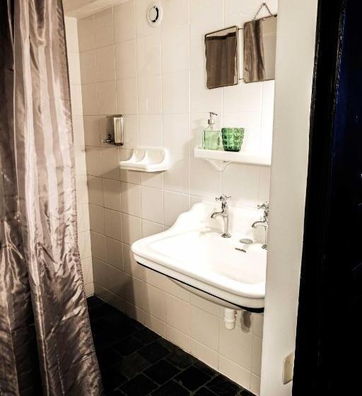 مبيت وإفطار Au Velocipede