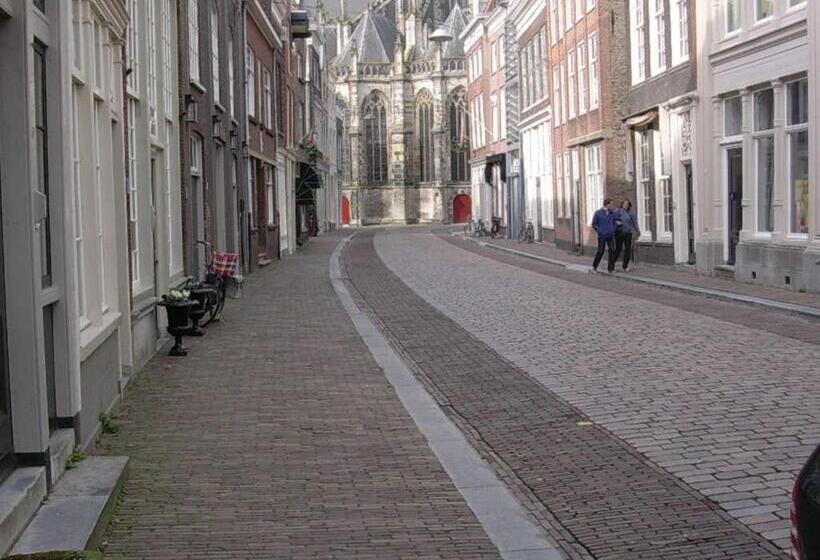 ベッドアンドブレックファースト Blom Aan De Gracht