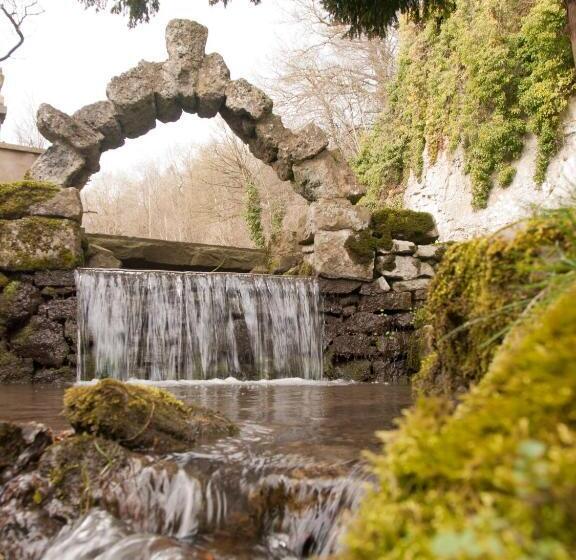 민박 Cascades Gardens