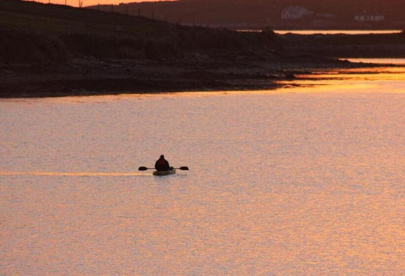 צימר Clifden Bay Lodge