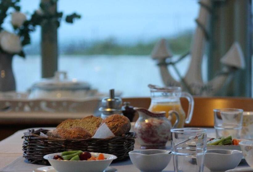 צימר Clifden Bay Lodge