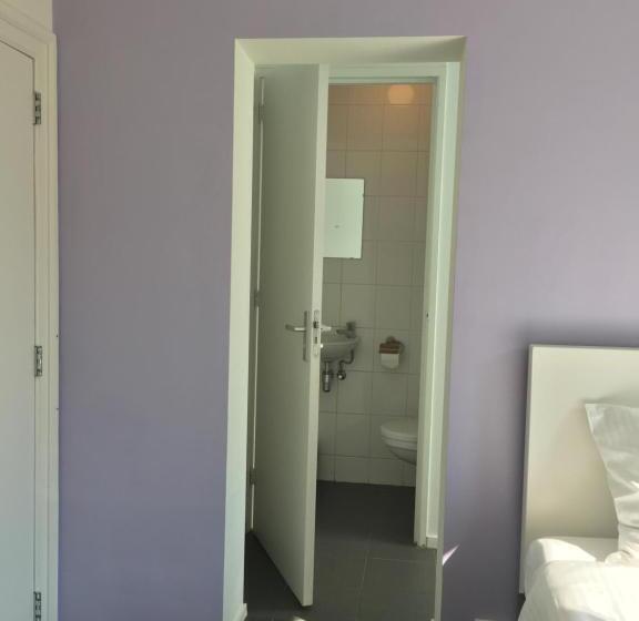 تختخواب و صبحانه De Stadswal