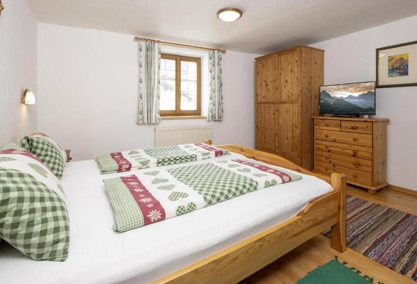 Bed and Breakfast Haus Schlosskeller