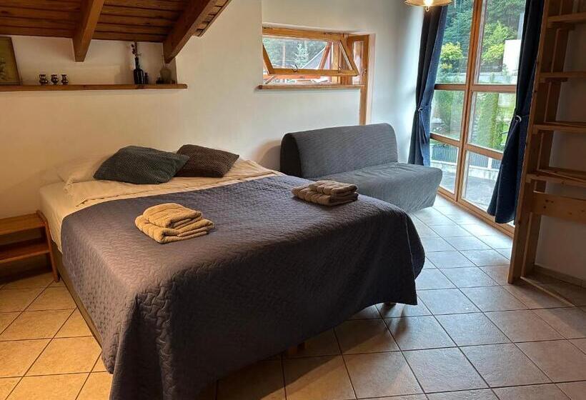 تختخواب و صبحانه House Of Sun