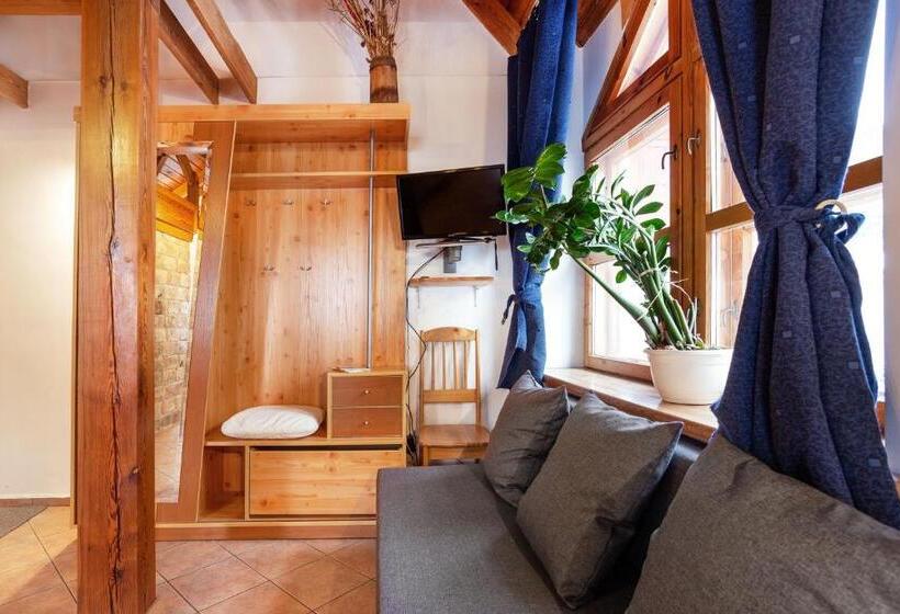 تختخواب و صبحانه House Of Sun