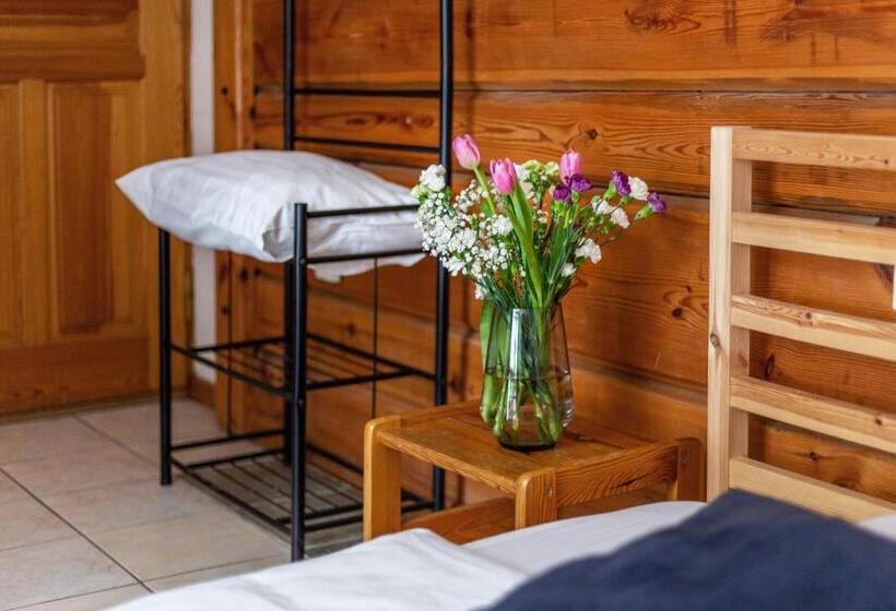 تختخواب و صبحانه House Of Sun