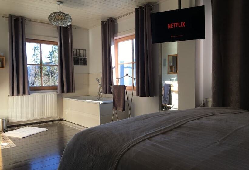 هتل 30 Adults Only