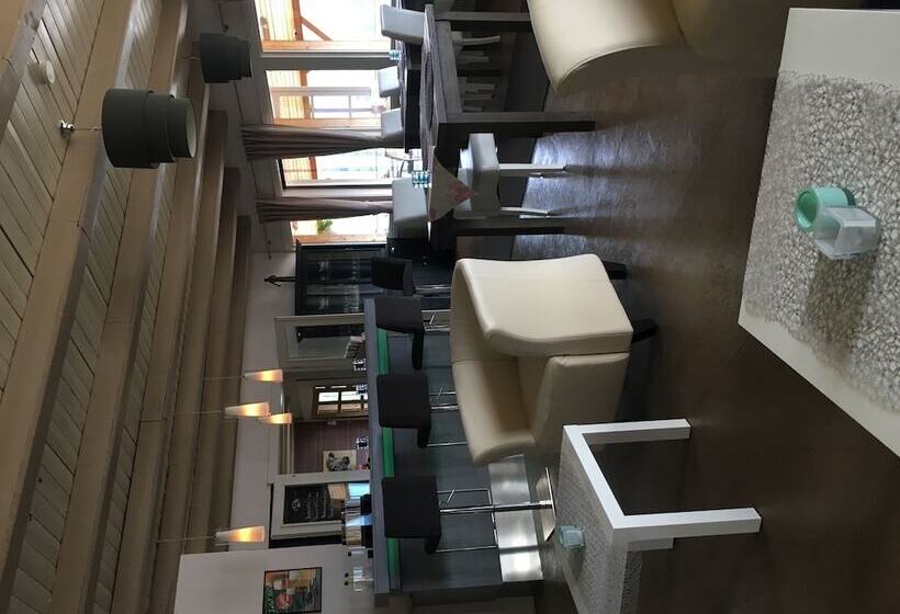 هتل 30   Adults Only