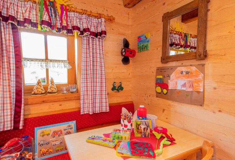 هتل Appartement Arnoldgut