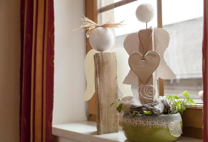 هتل Appartement Arnoldgut