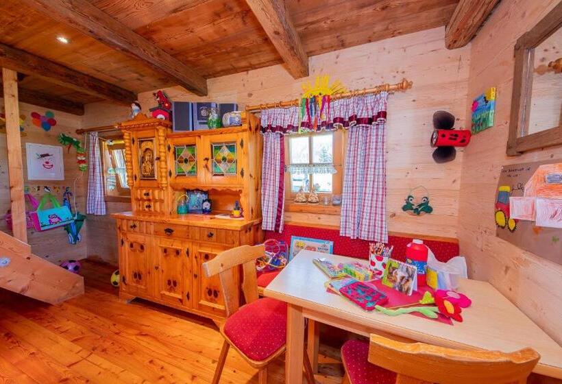 هتل Appartement Arnoldgut