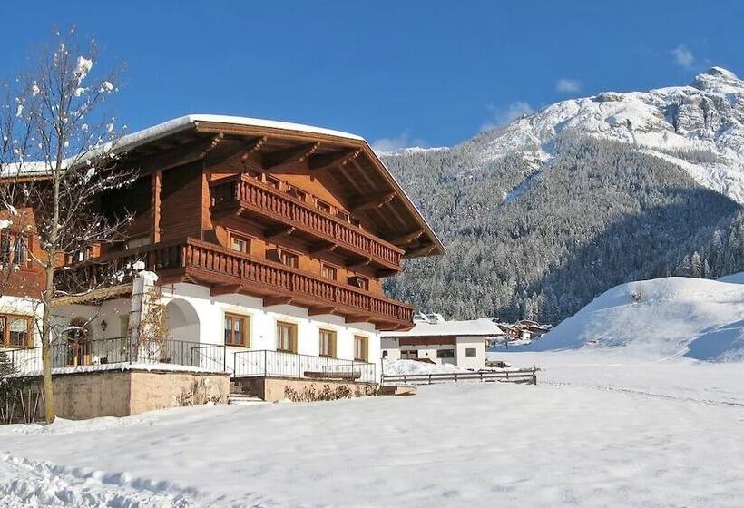 ホテル Ausserwieserhof