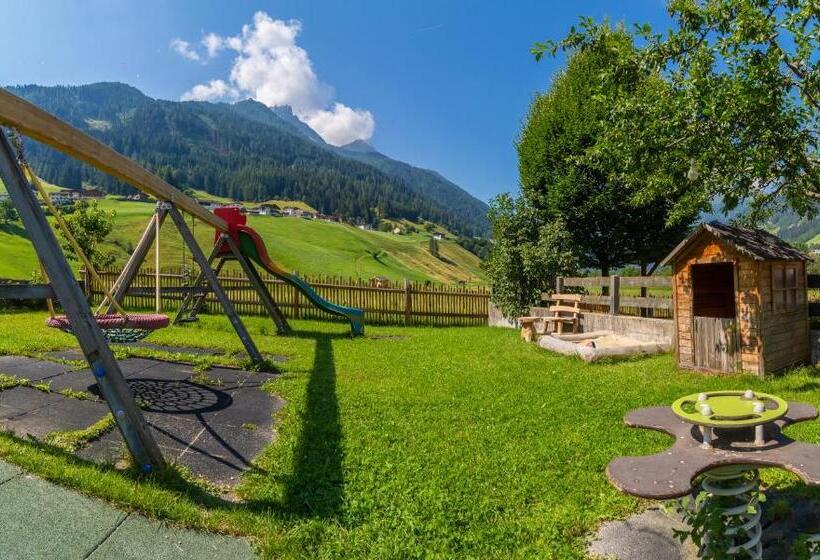 ホテル Ausserwieserhof