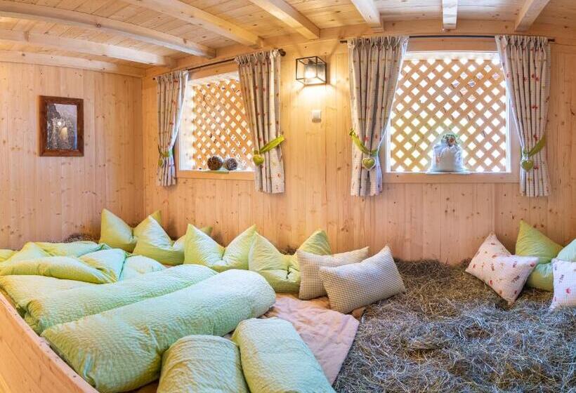 ホテル Ausserwieserhof