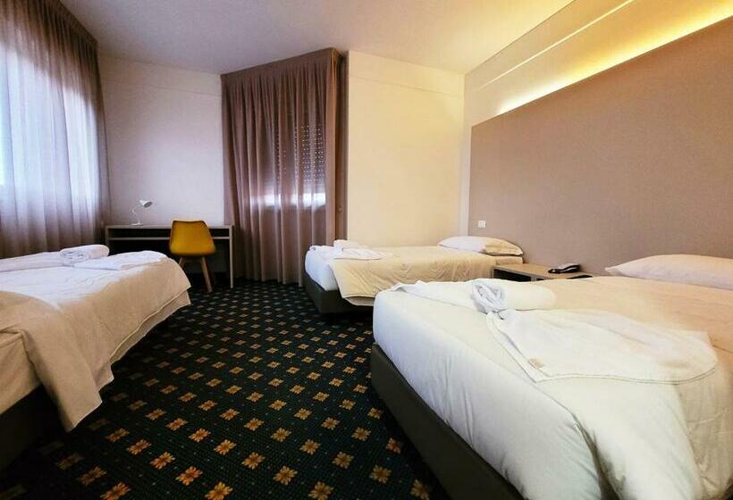 ホテル Azzano Decimo