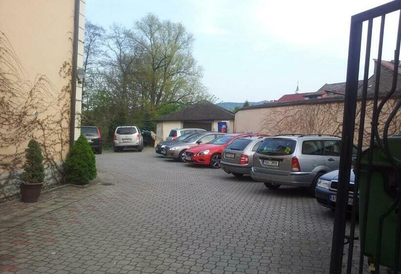 בית מלון כפרי Bohemia Excellent