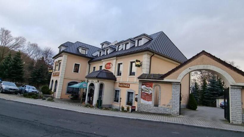 בית מלון כפרי Bohemia Excellent