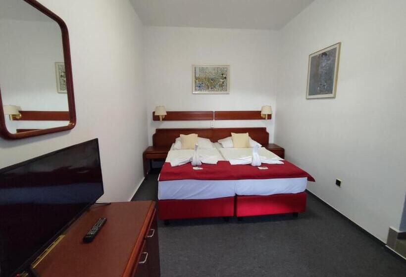 בית מלון כפרי Bohemia Excellent