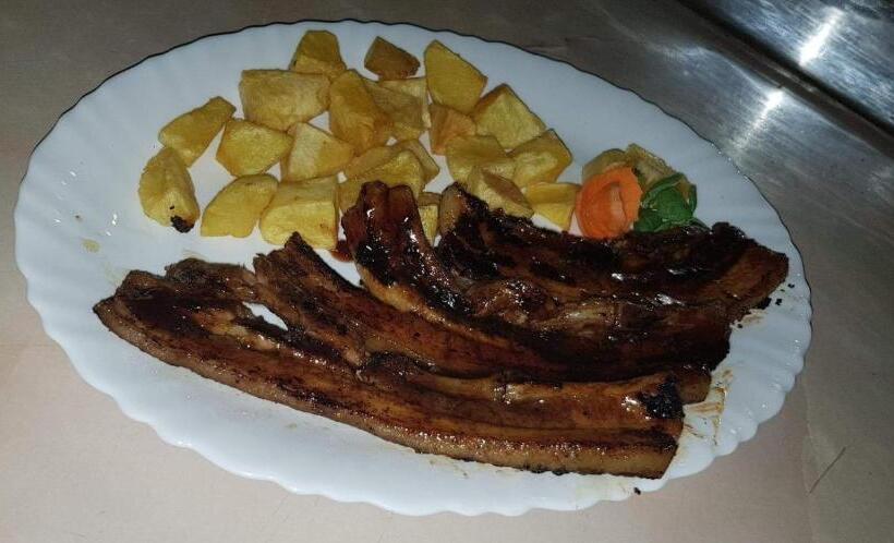 בית מלון כפרי Complex Turistic Caprioara