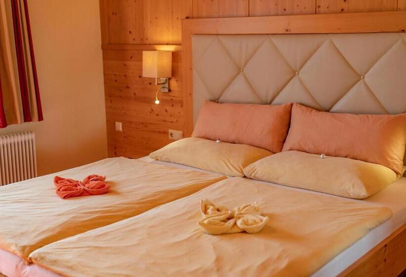 ホテル Garni Hochwurzen