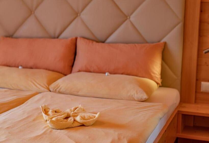 ホテル Garni Hochwurzen