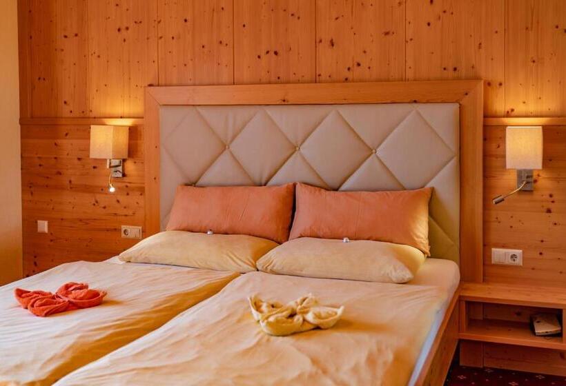 فندق Garni Hochwurzen