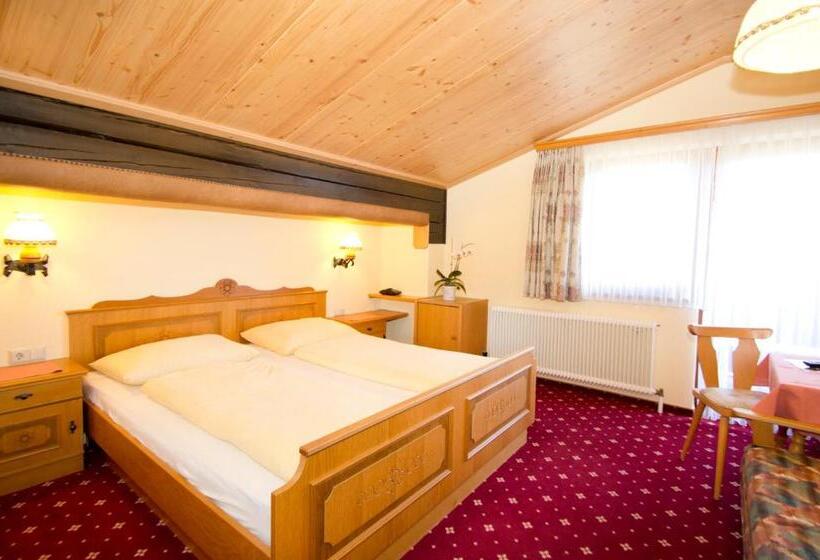 ホテル Garni Hochwurzen