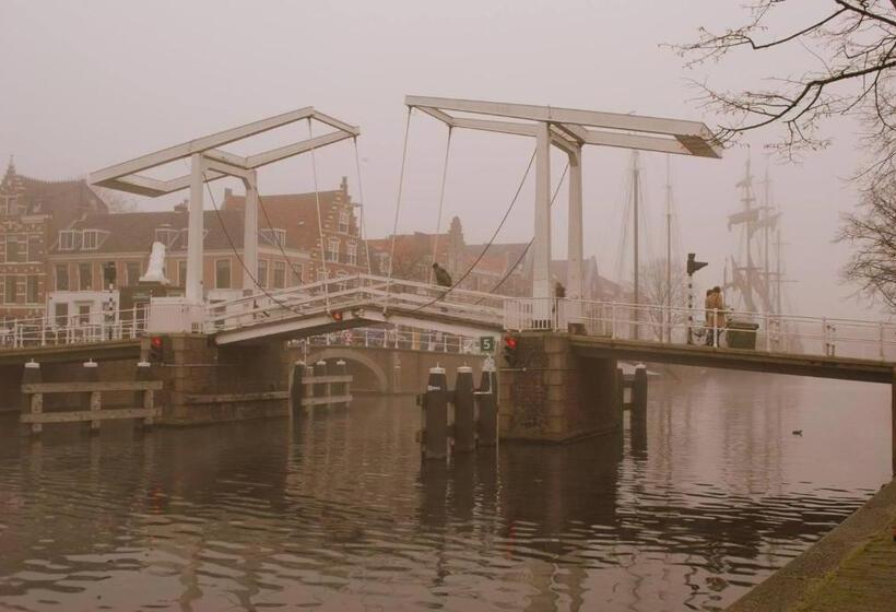 בית מלון כפרי / Pension Villa Tanahlot