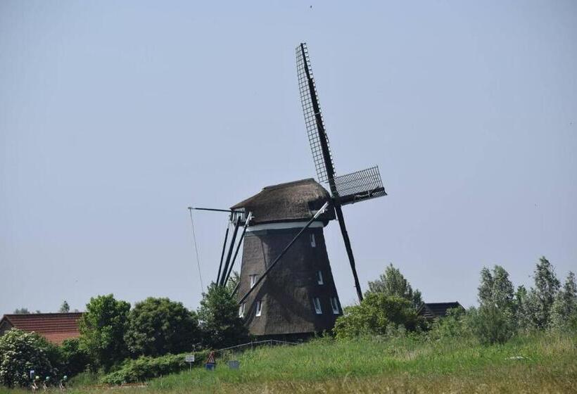 בית מלון כפרי / Pension Villa Tanahlot