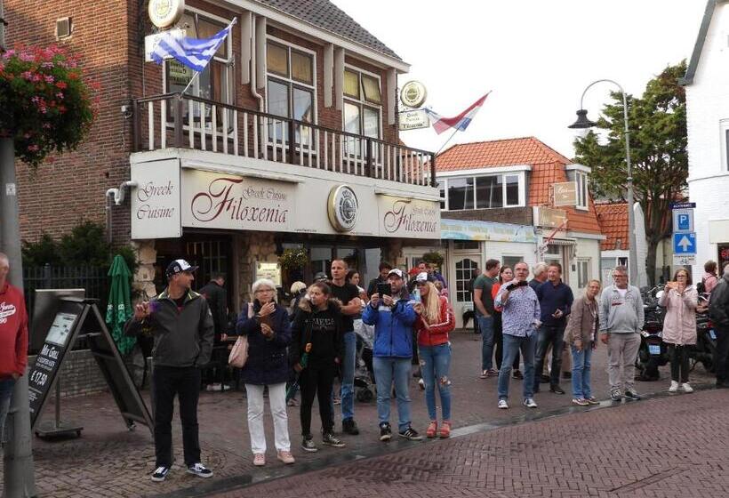 בית מלון כפרי / Pension Villa Tanahlot