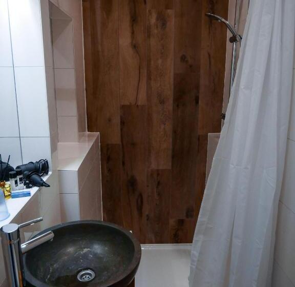 בית מלון כפרי / Pension Villa Tanahlot