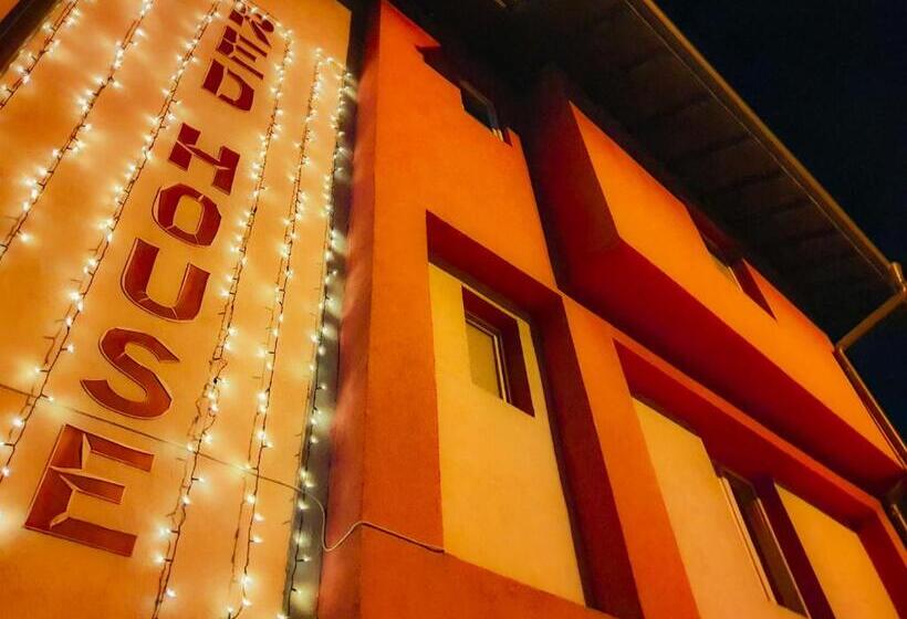 酒店 Red House Family