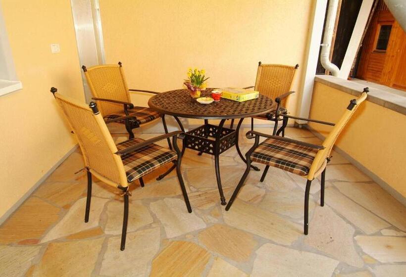 펜션 Apartments Sunny Place