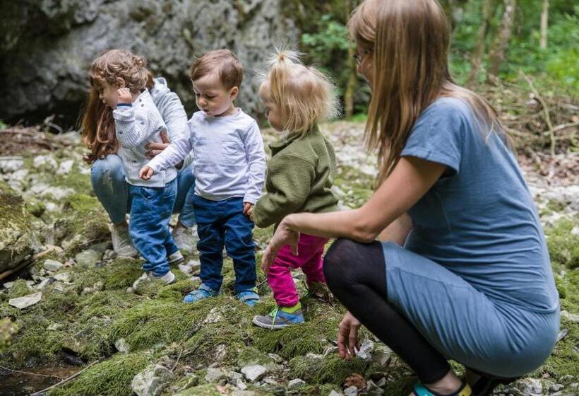 펜션 Apartmány Jedovnice