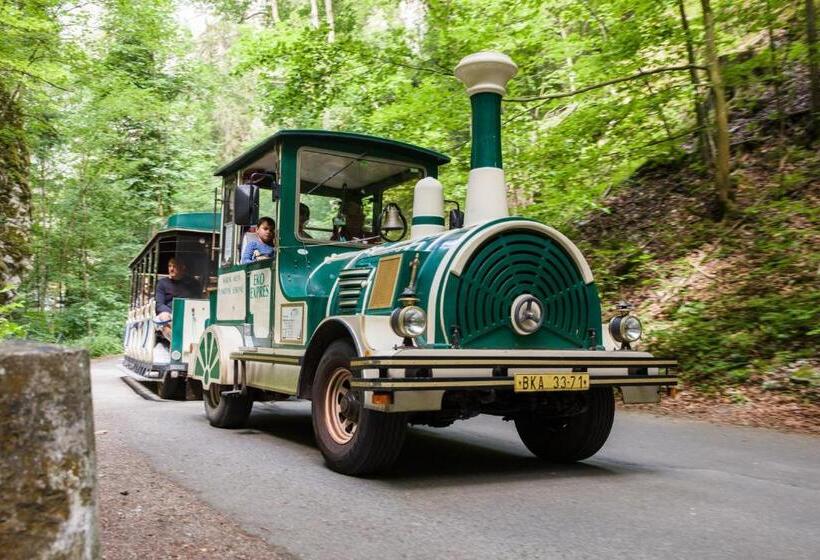 펜션 Apartmány Jedovnice