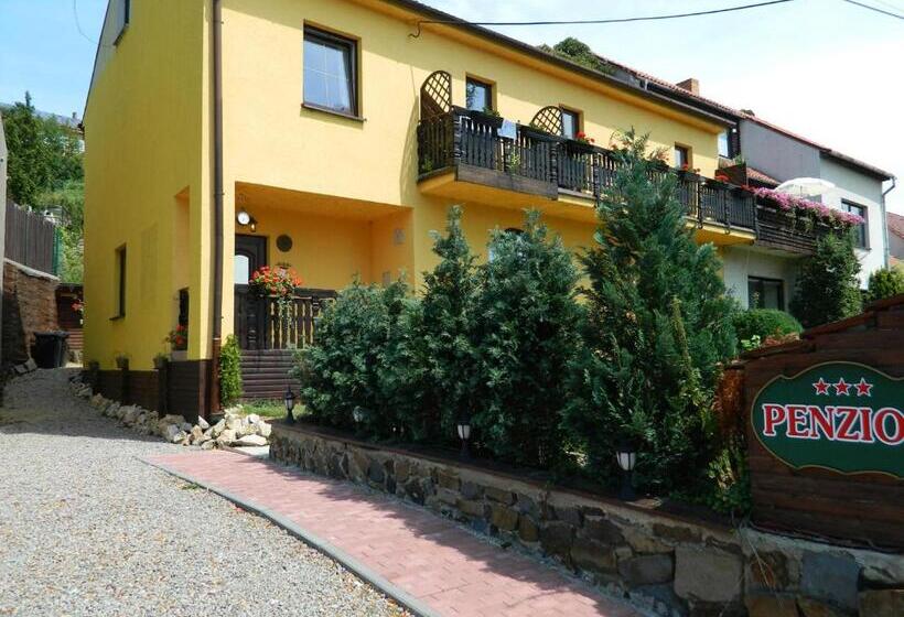 펜션 Apartmány Jedovnice