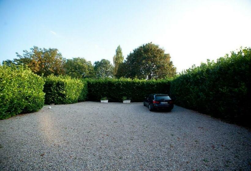 פנסיון Chateau Neufays