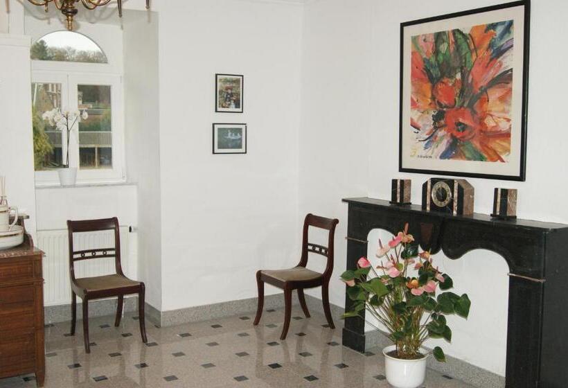 פנסיון Chateau Neufays