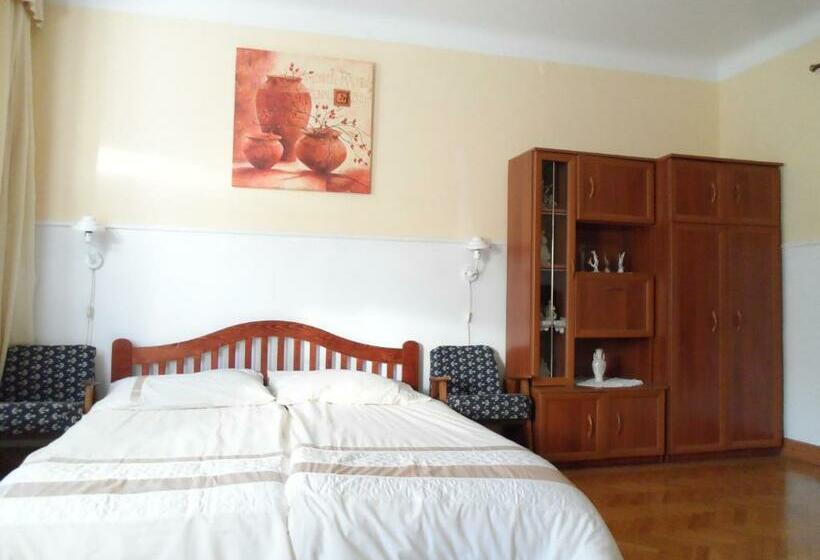 펜션 Garden Szivárvány Utca 39 Vendégház