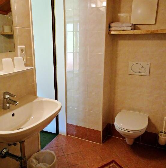 פנסיון Haus Christina