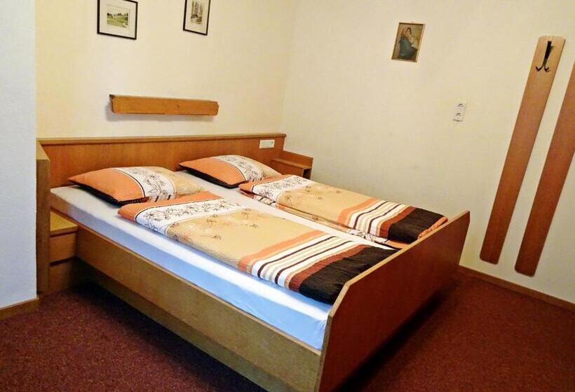 פנסיון Haus Christina