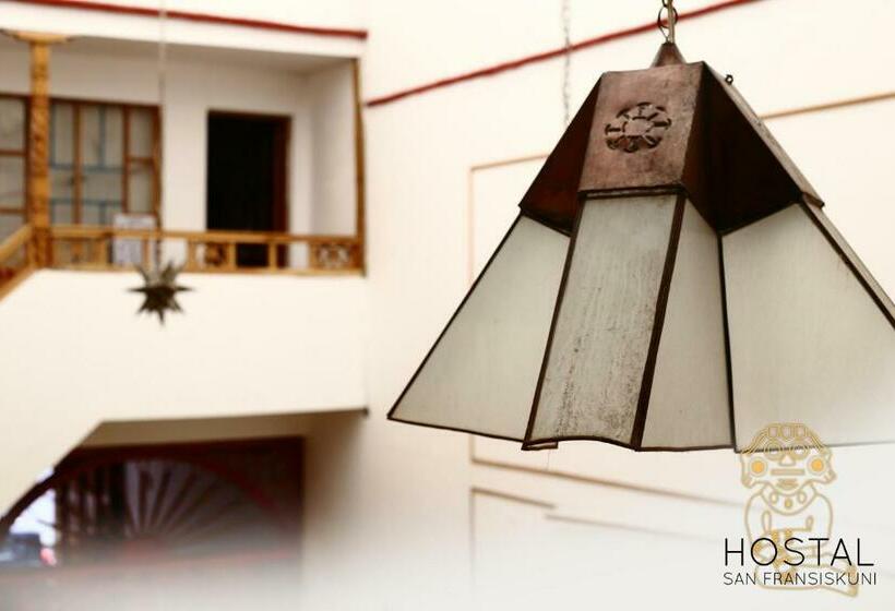 펜션 Hostal San Fransiskuni