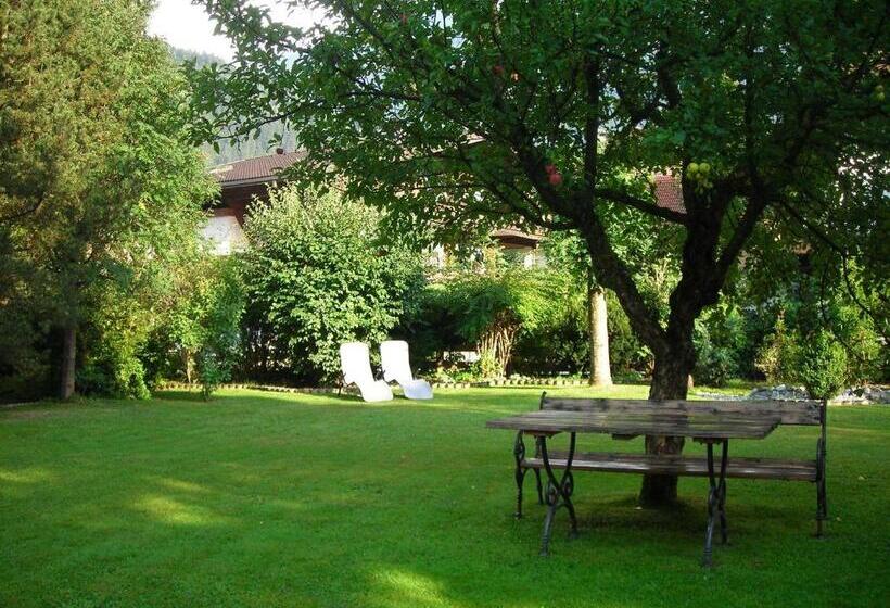 פנסיון Landhaus Zum Griena