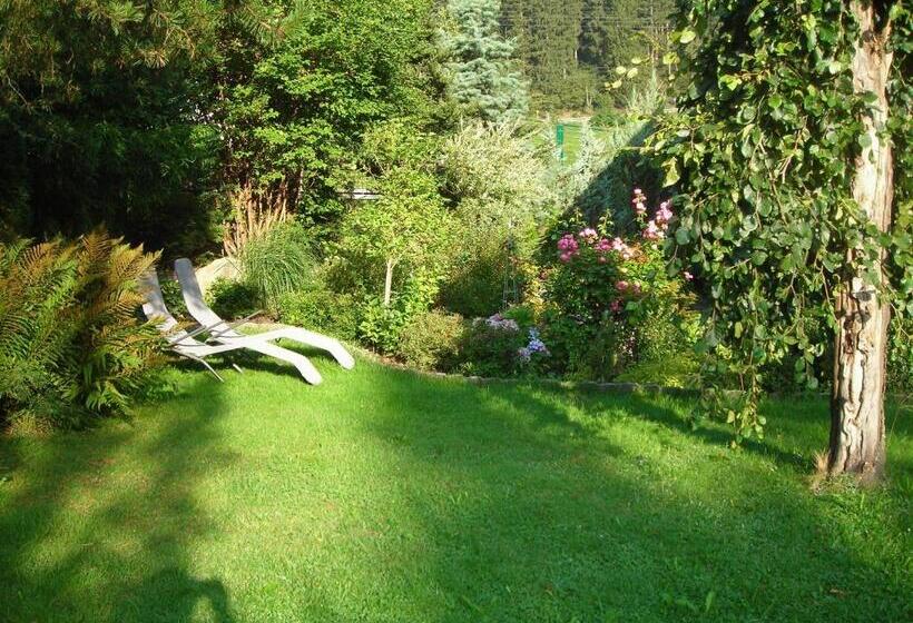 פנסיון Landhaus Zum Griena