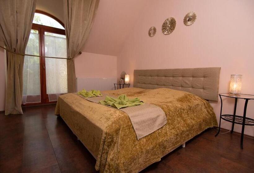 膳宿费 Napvirág Ház