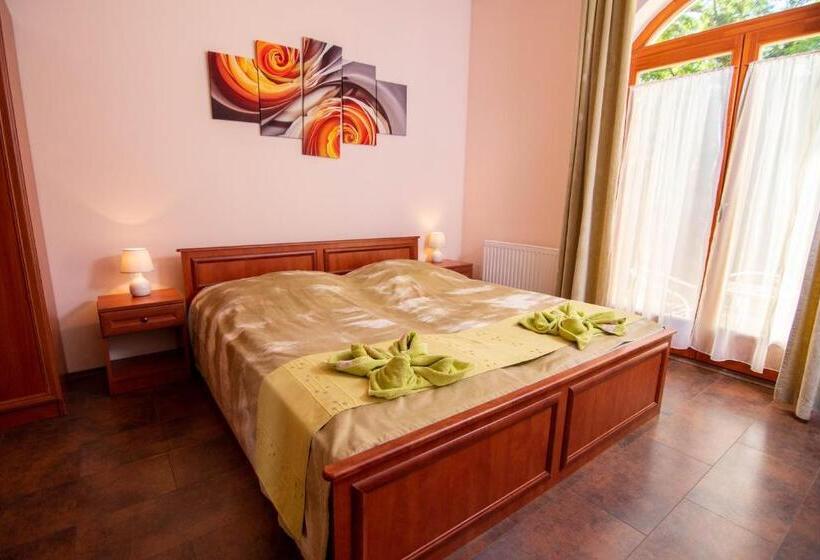 膳宿费 Napvirág Ház