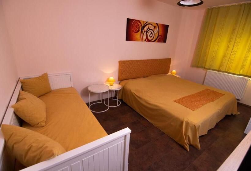 膳宿费 Napvirág Ház